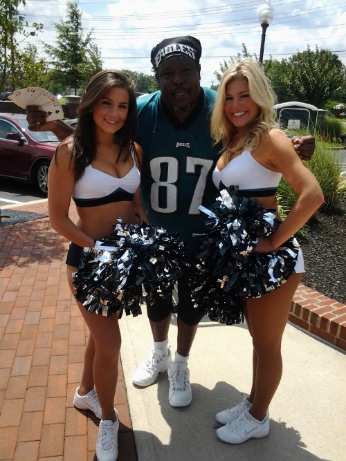 Toe-knee-with Eagles Cheer Leaders